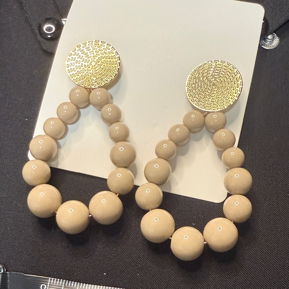 Elegant Gold and Tan Beaded Earrings